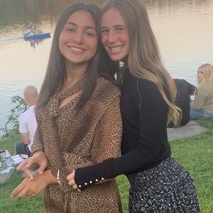 Meet your Posher, Lea